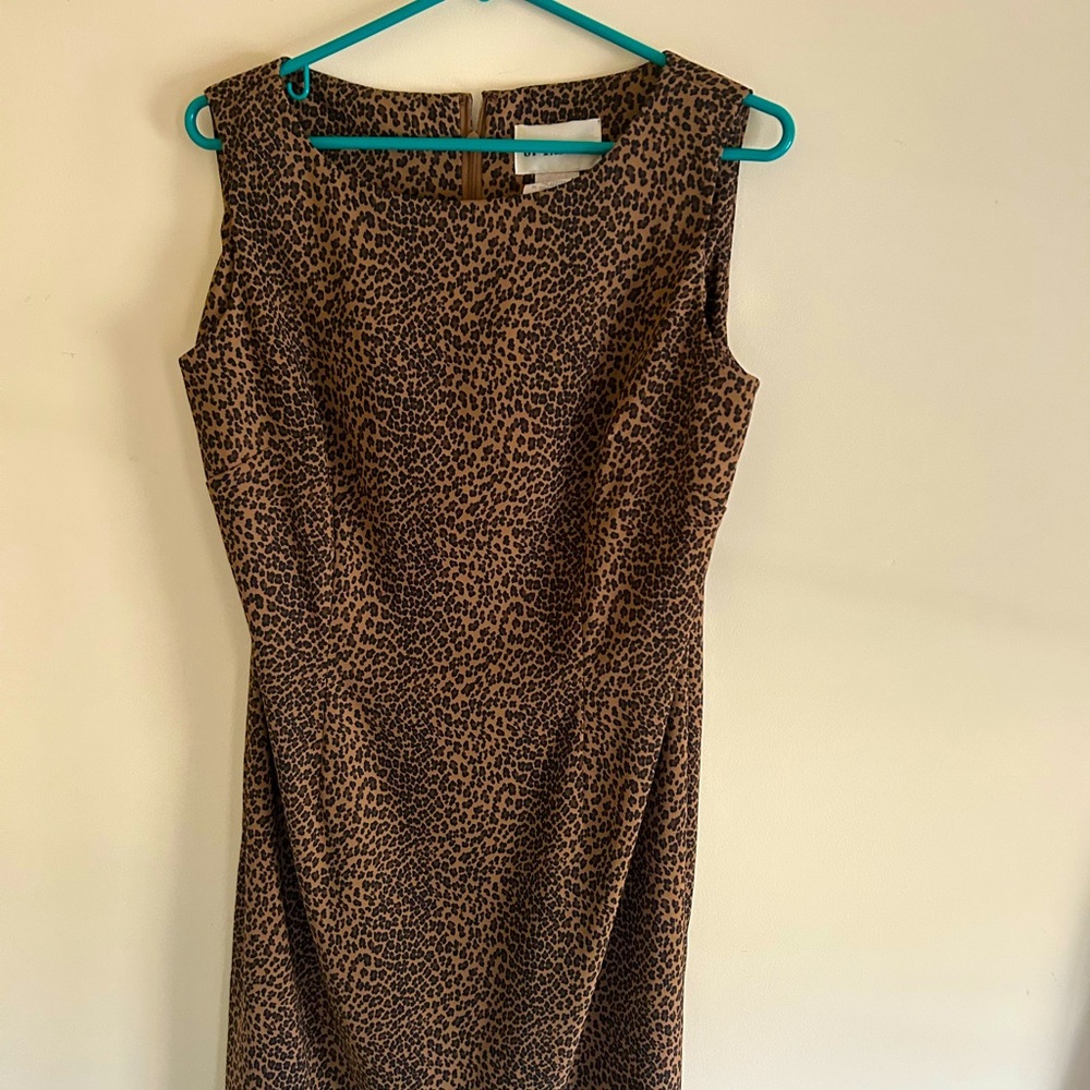 J. Taylor Leopard print sleeveless classic dress size 8